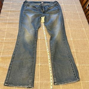 Silver Jeans LOLA 17” Sz 14/L33.